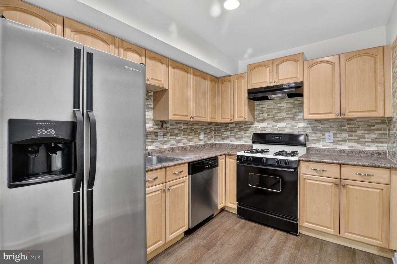 788 Quince Orchard Blvd - Photo 6 of 14