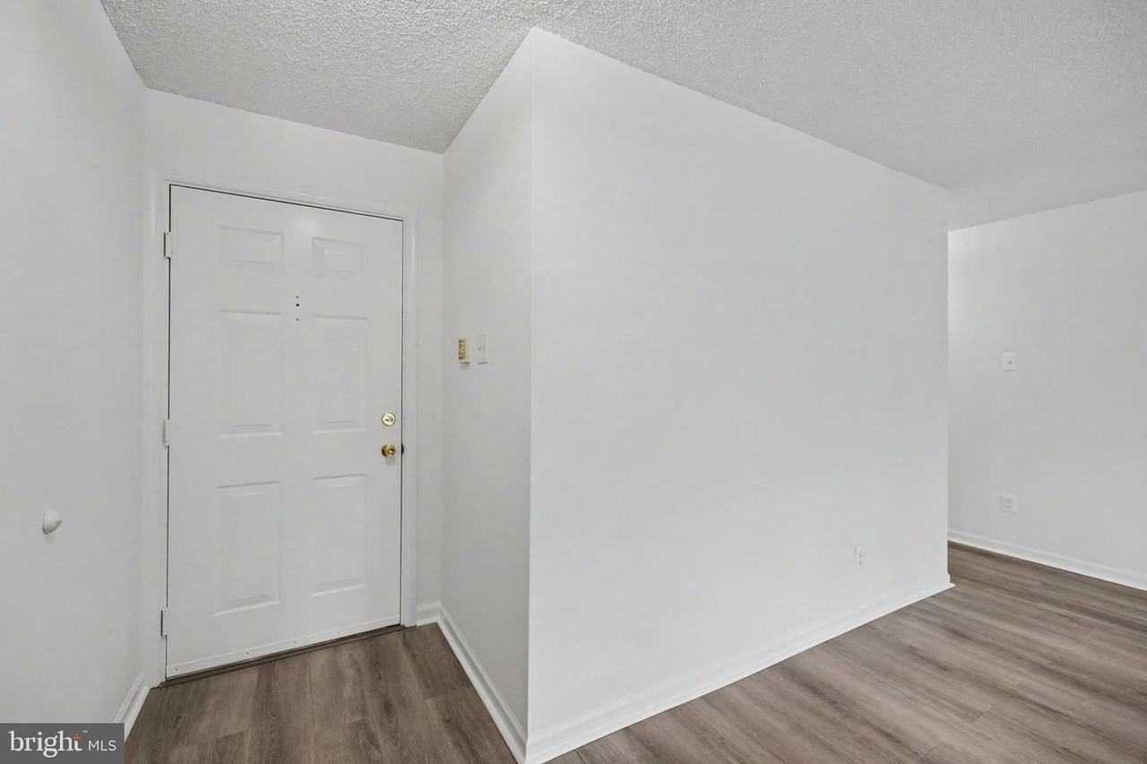 12102 Green Leaf Ct - Photo 3 of 24