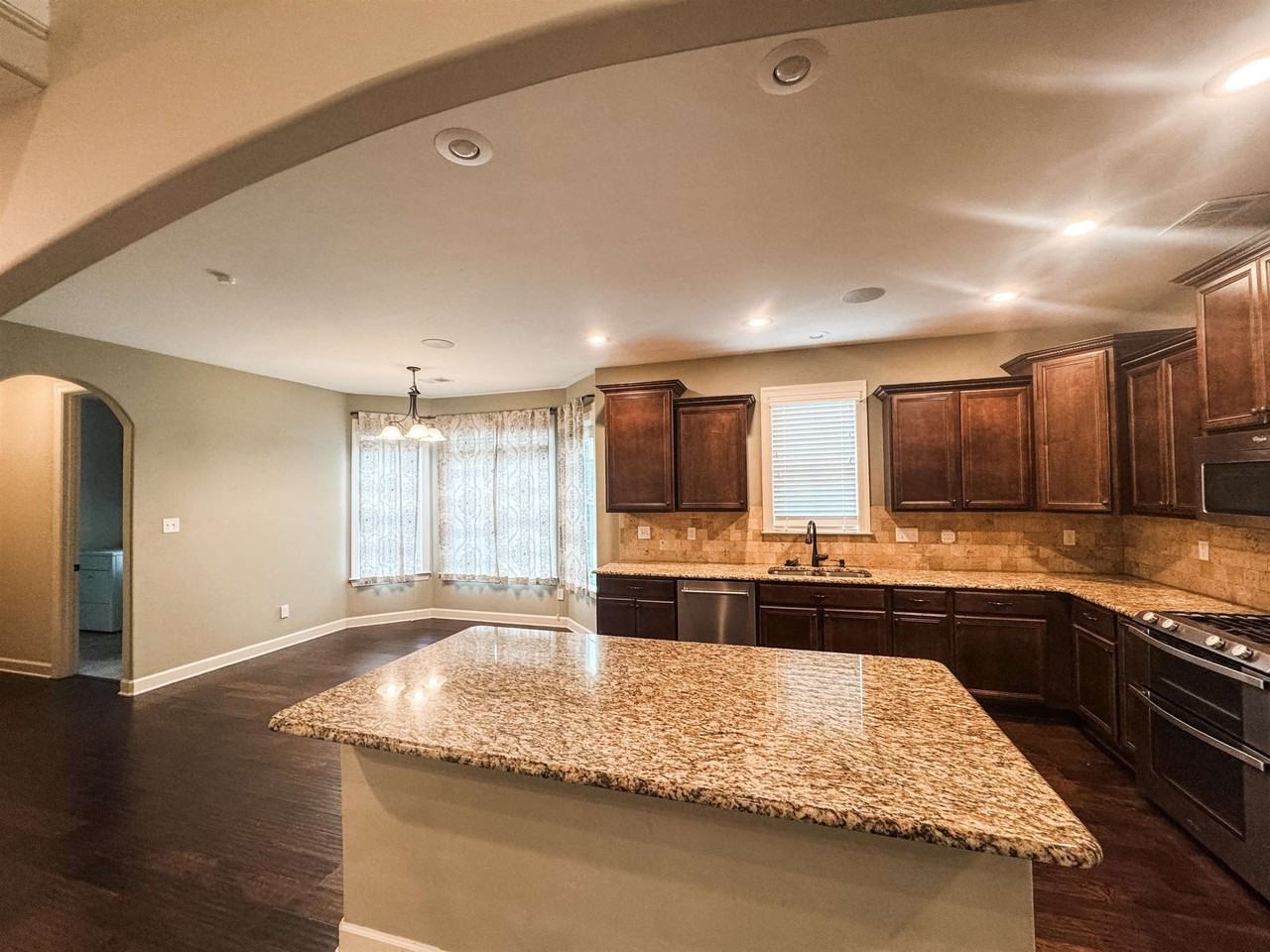 1229 Grainfield Cv - Photo 6 of 20