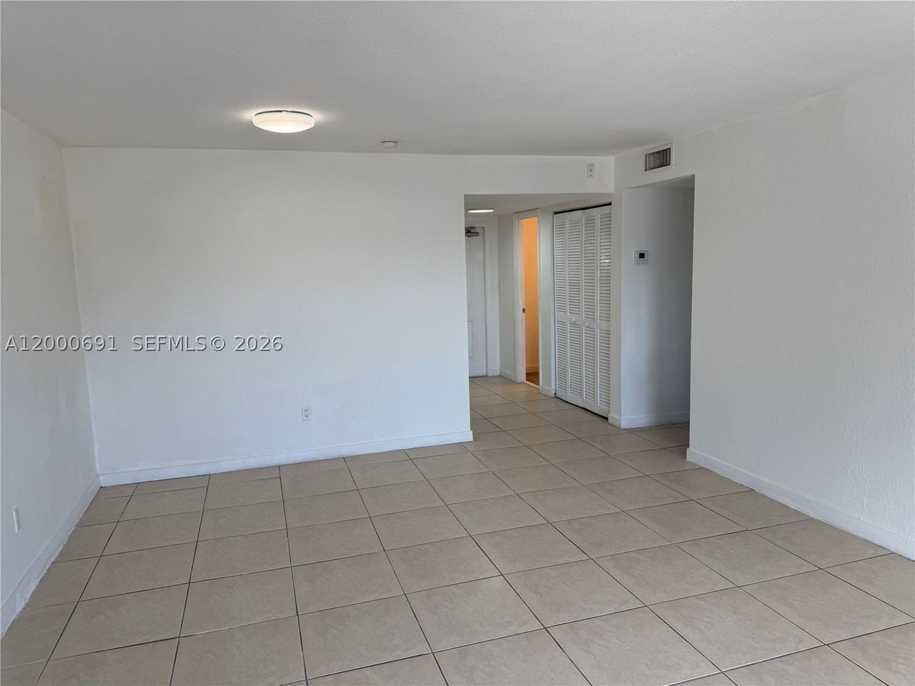15201 Ne 6th Ave #C304 - Photo 3 of 17