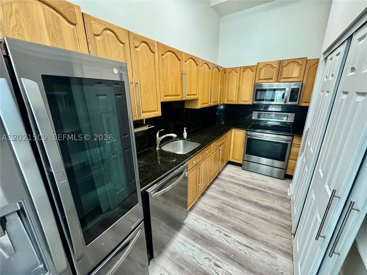 2408 Ne 135th St #2408 - Photo 6 of 38