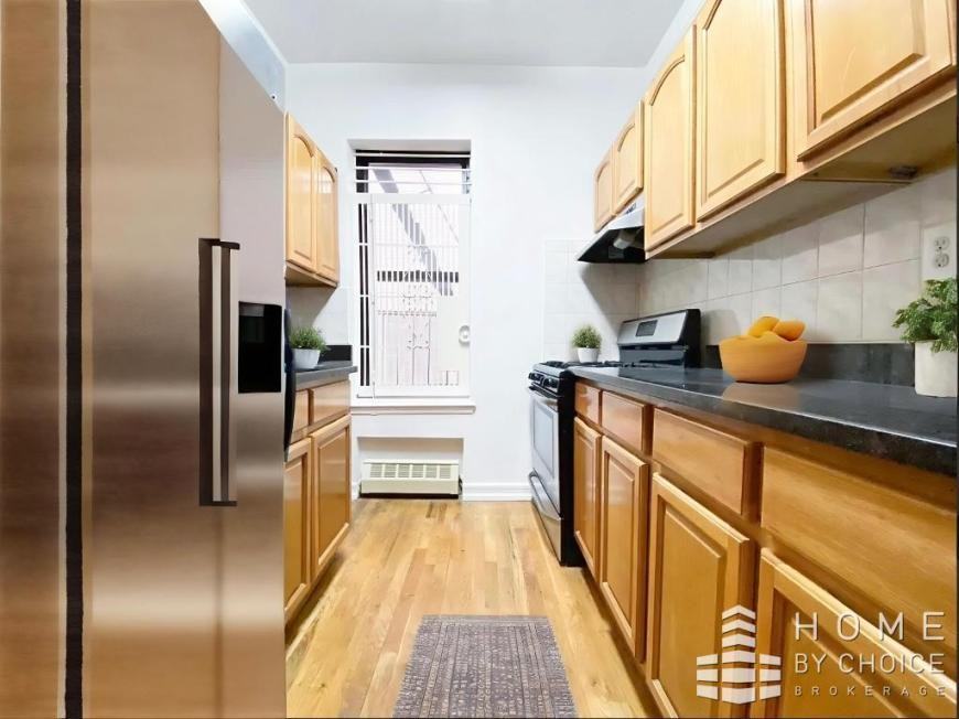 350 W 110th St - Photo 2 of 7
