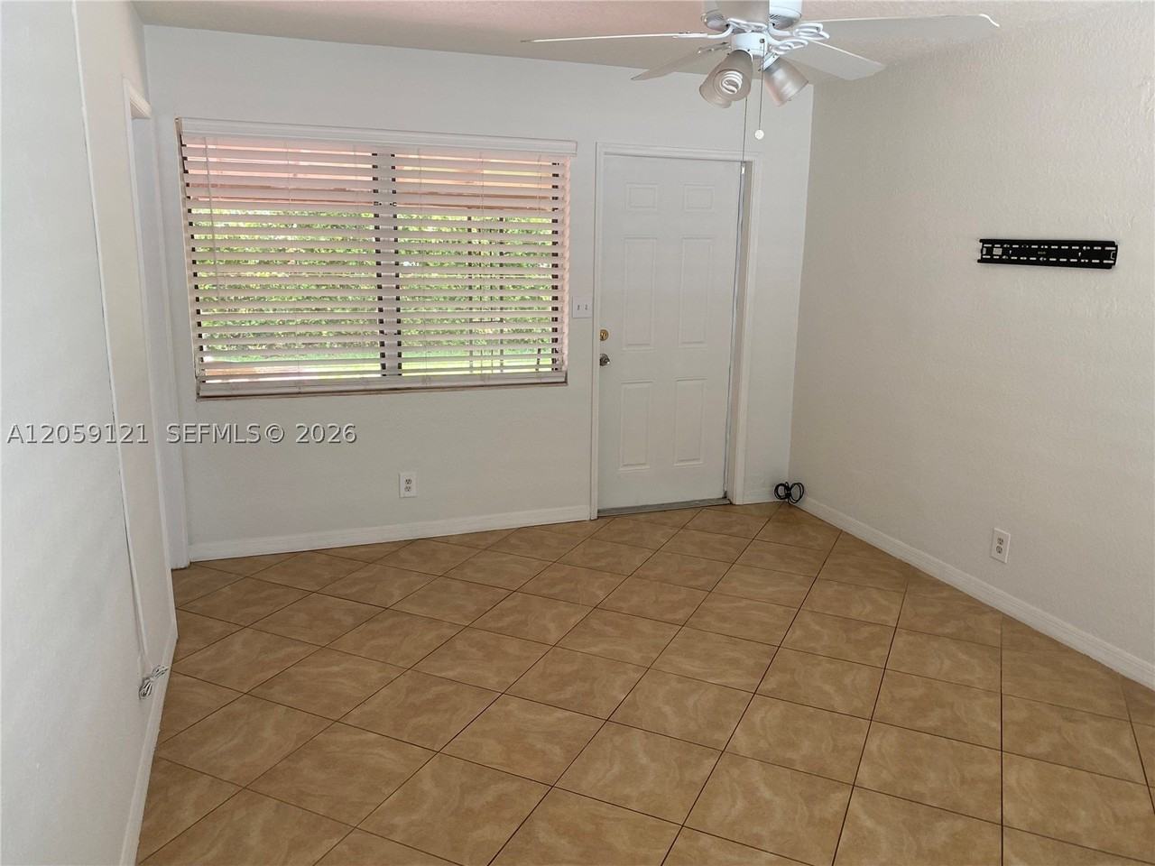 5616 Arthur St - Photo 2 of 18