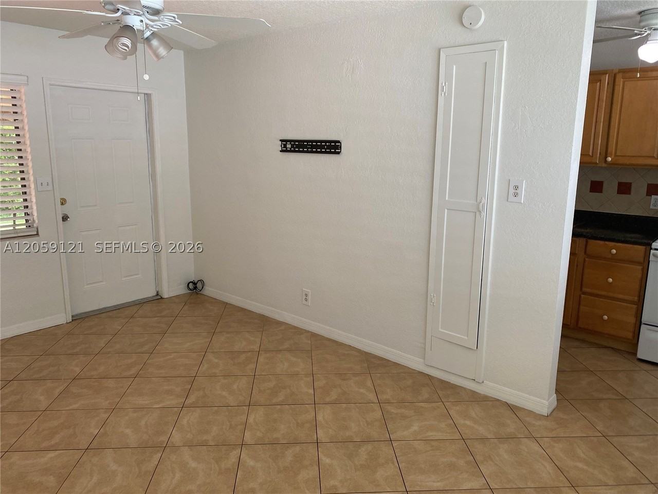 5616 Arthur St - Photo 3 of 18