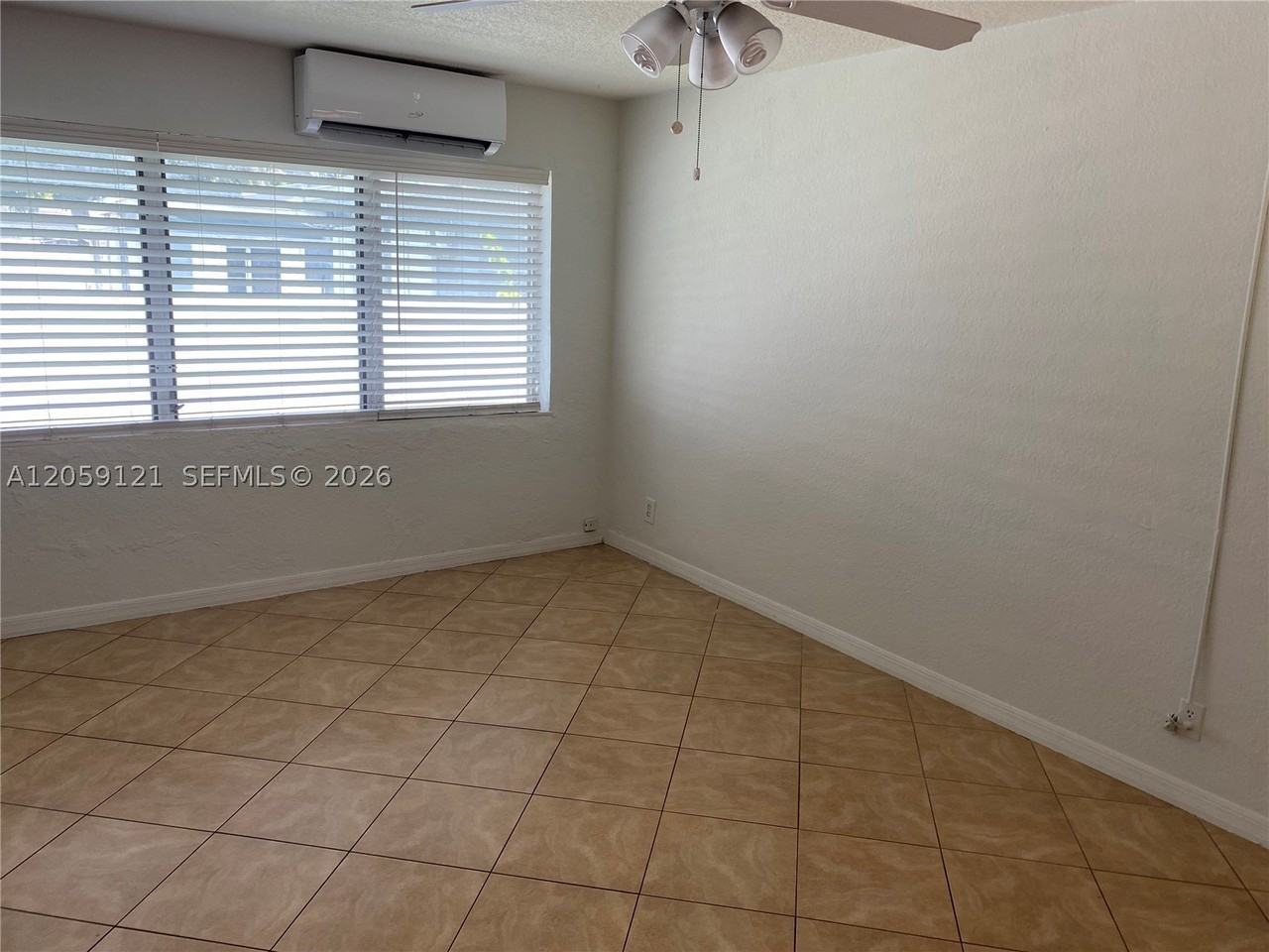 5616 Arthur St - Photo 4 of 18