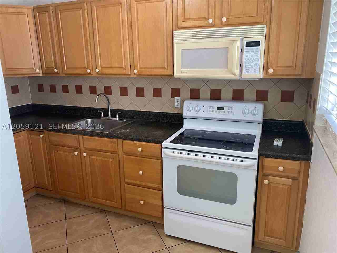 5616 Arthur St - Photo 6 of 18