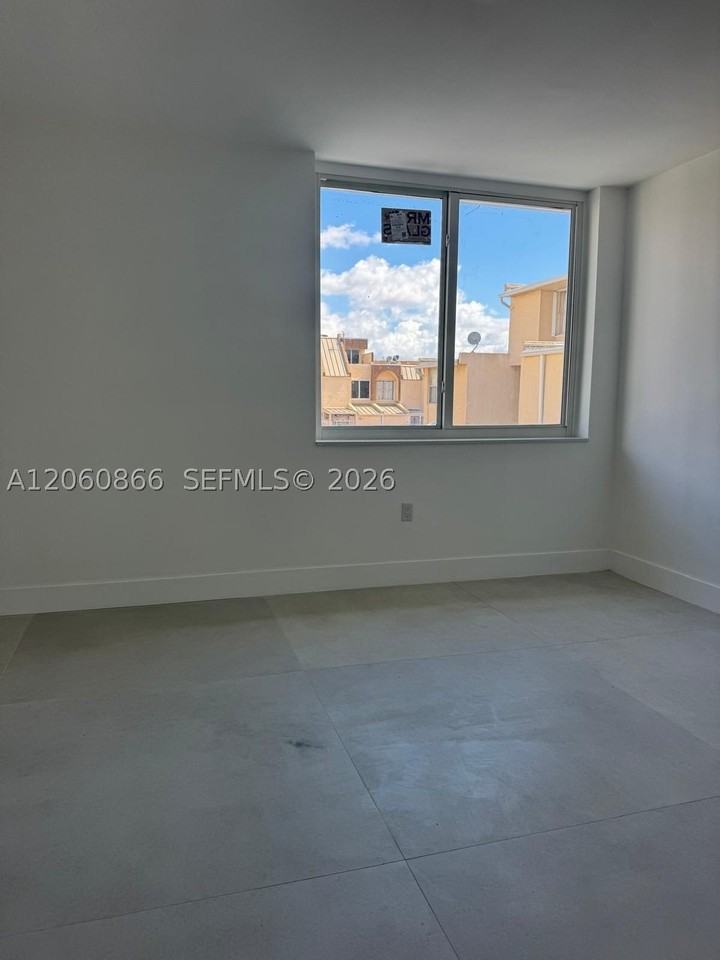 1115 W 38th Ter #50 - Photo 6 of 17