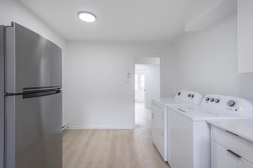 8965 13e Avenue - Photo 6 of 10