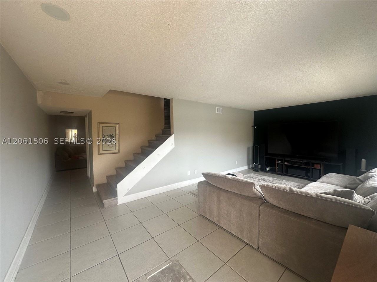 62 Spinning Wheel Ln - Photo 2 of 30