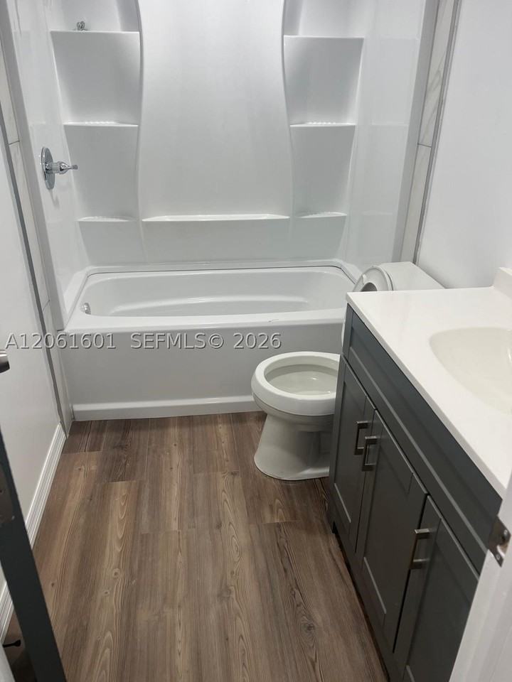 13111 Sw 9th St #13111 - Photo 3 of 7