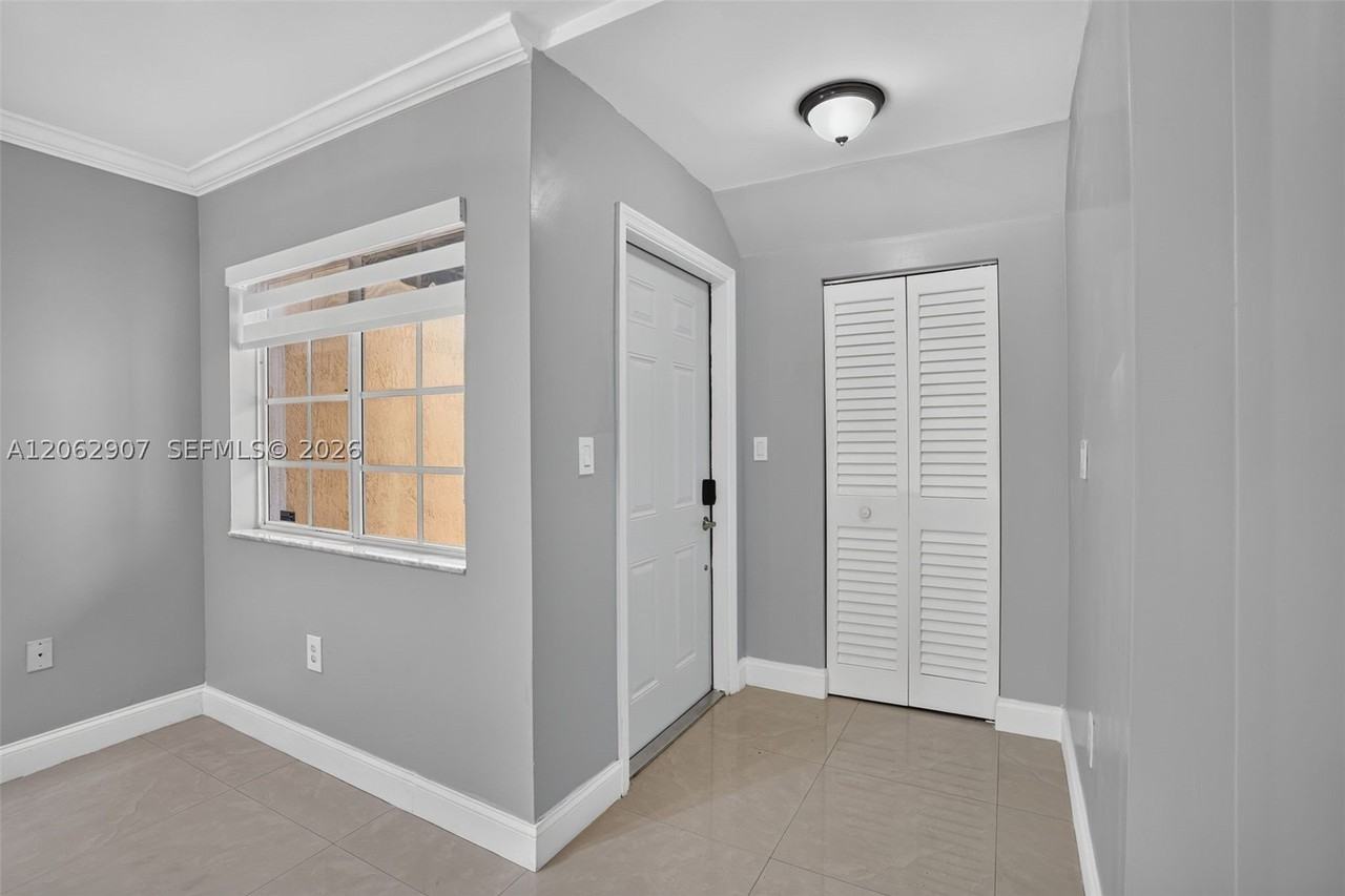 7085 Nw 173rd Dr #403 - Photo 4 of 32
