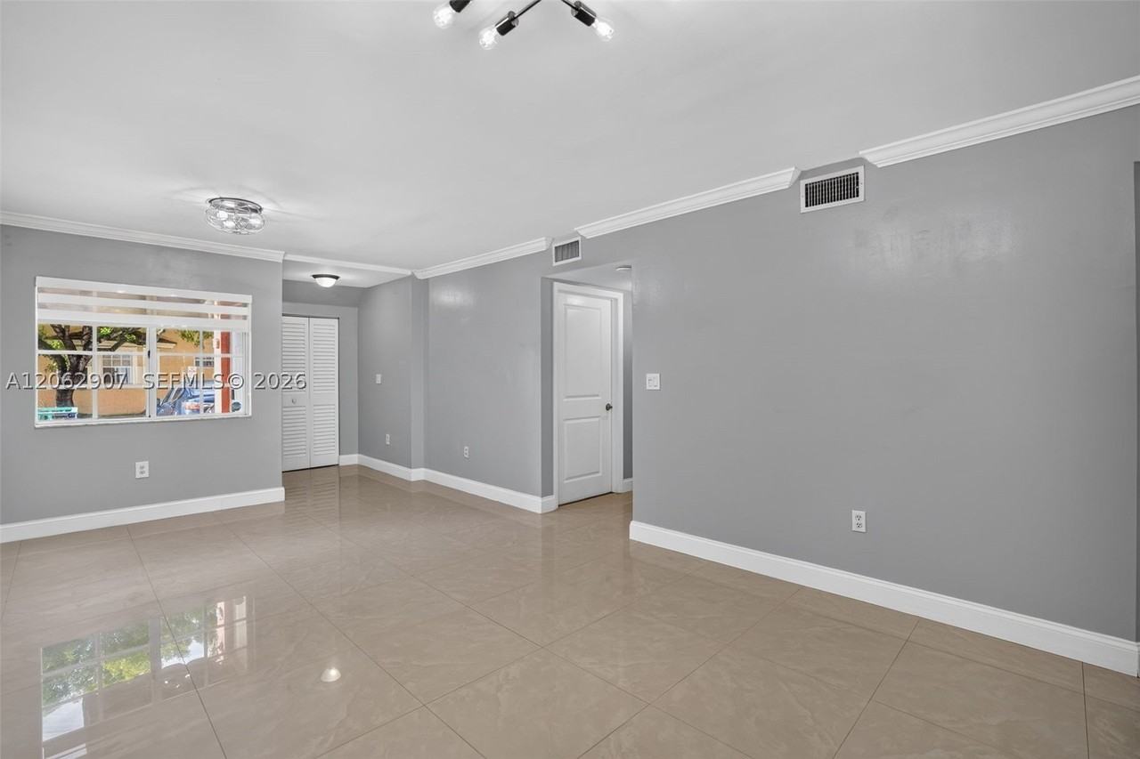 7085 Nw 173rd Dr #403 - Photo 6 of 32