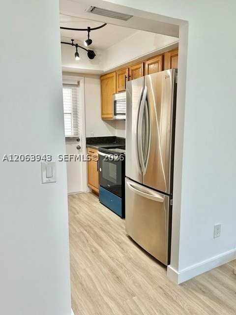 2431 Sw 82nd Ave #204 - Photo 3 of 22
