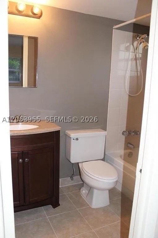 961 Nw 45th St #6 - Photo 7 of 11