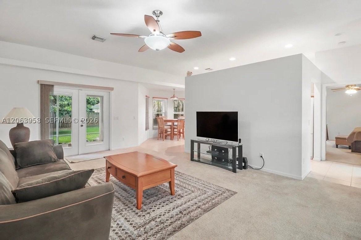 679 Sw Post Ter #1 - Photo 6 of 10