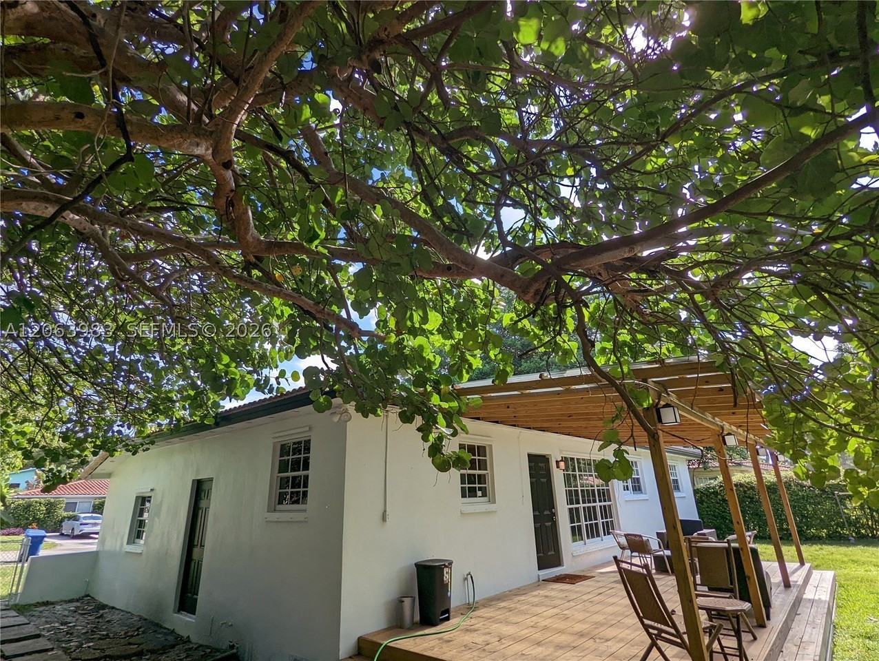 490 Nw 90th St - Photo 2 of 22