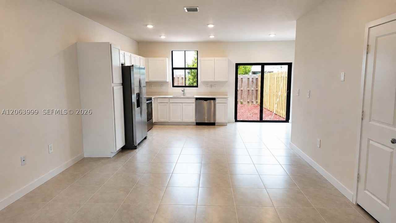 1381 Ne 4th Ave #1381 - Photo 6 of 21