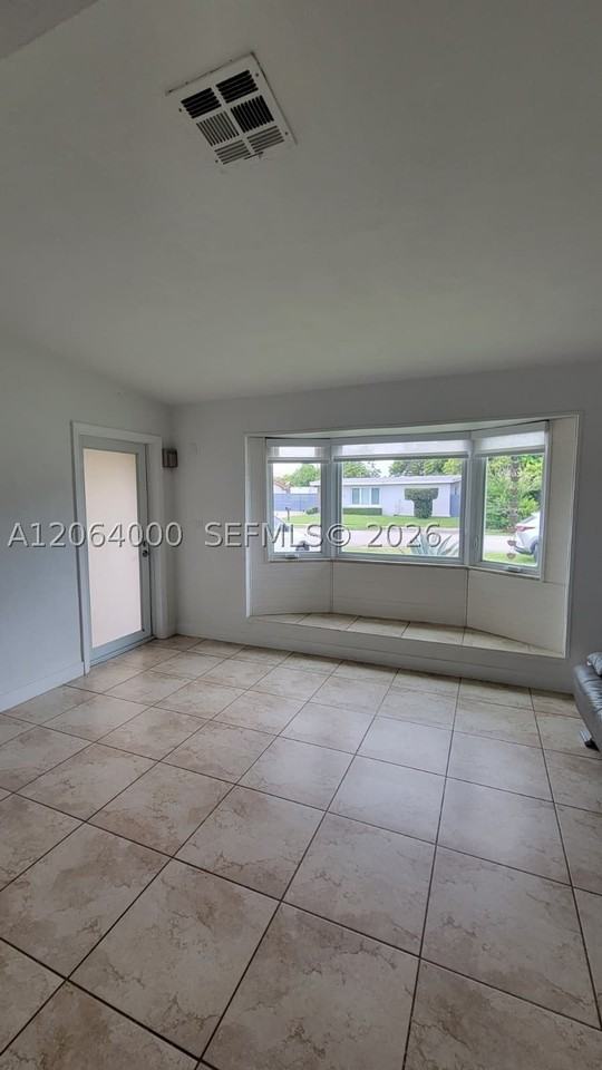 11340 Sw 48th St - Photo 6 of 17