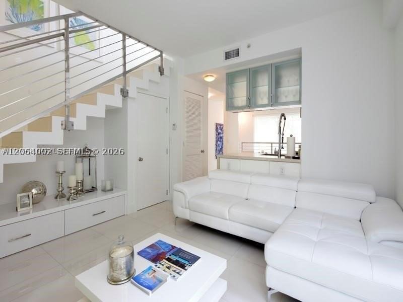 928 Pennsylvania Ave #1 - Photo 3 of 19