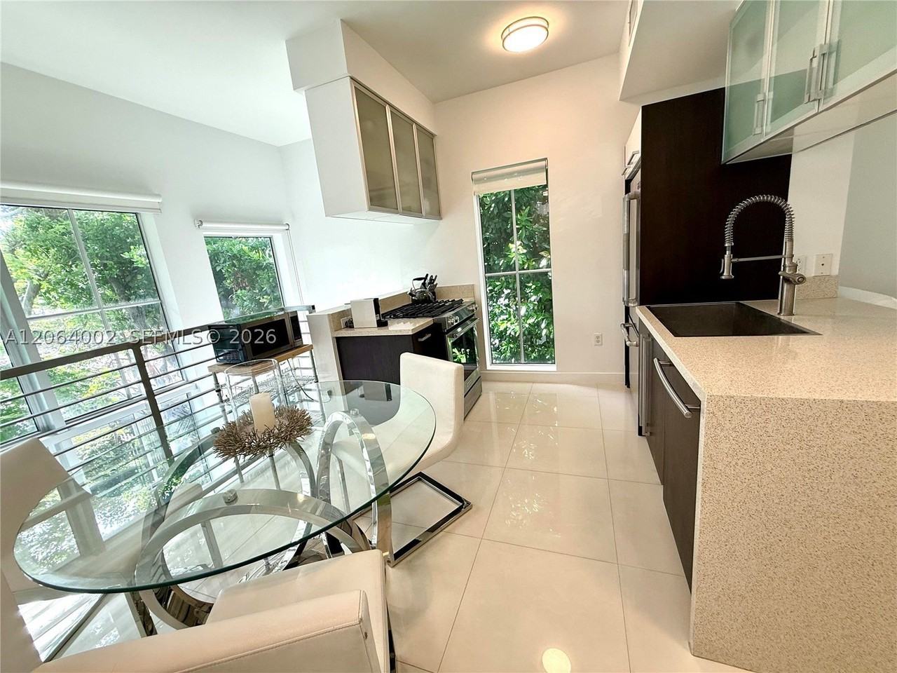 928 Pennsylvania Ave #1 - Photo 4 of 19