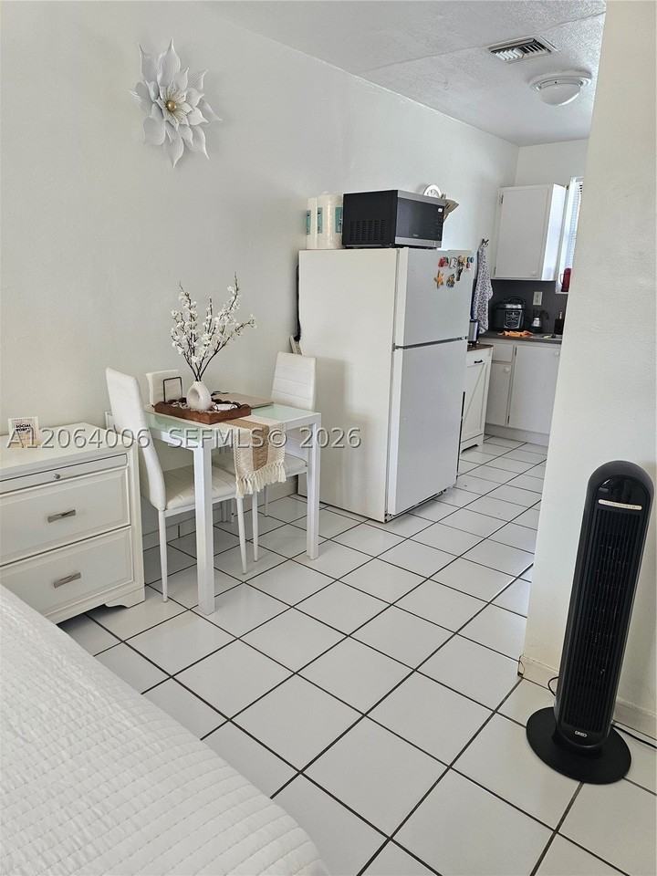 130 W 13th St #9 - Photo 7 of 14