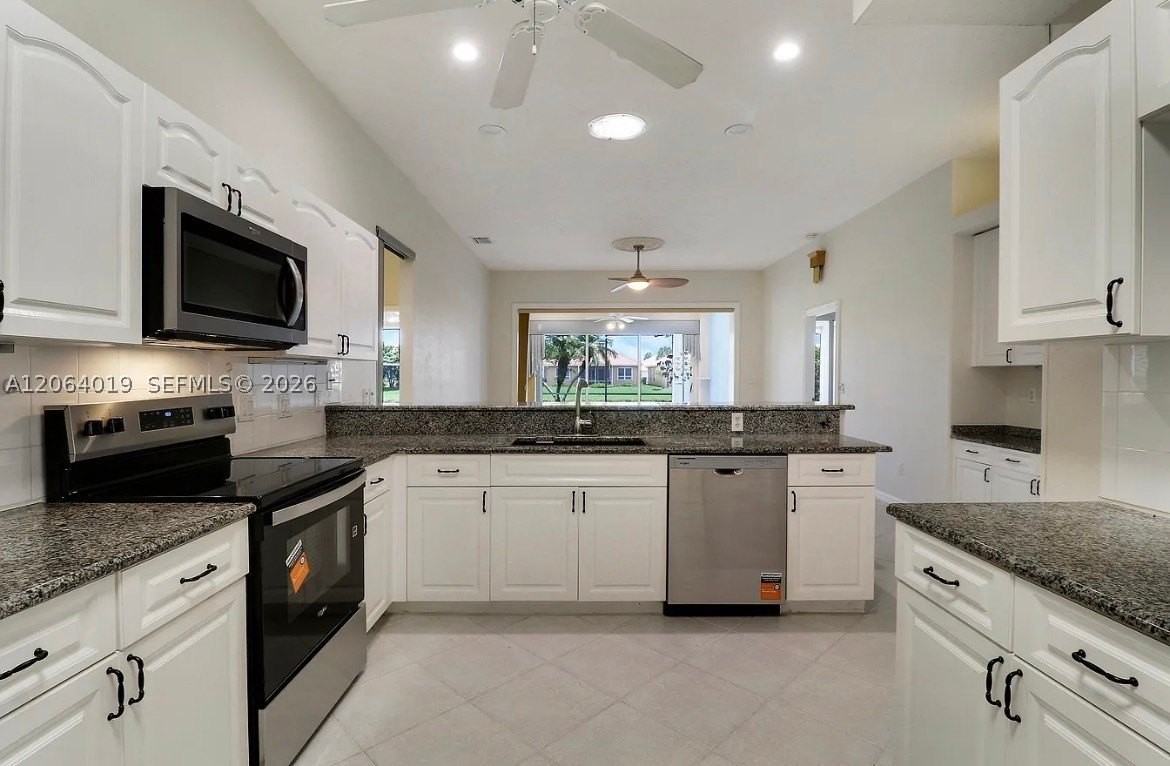 637 Nw Venetto Ct #0 - Photo 5 of 10