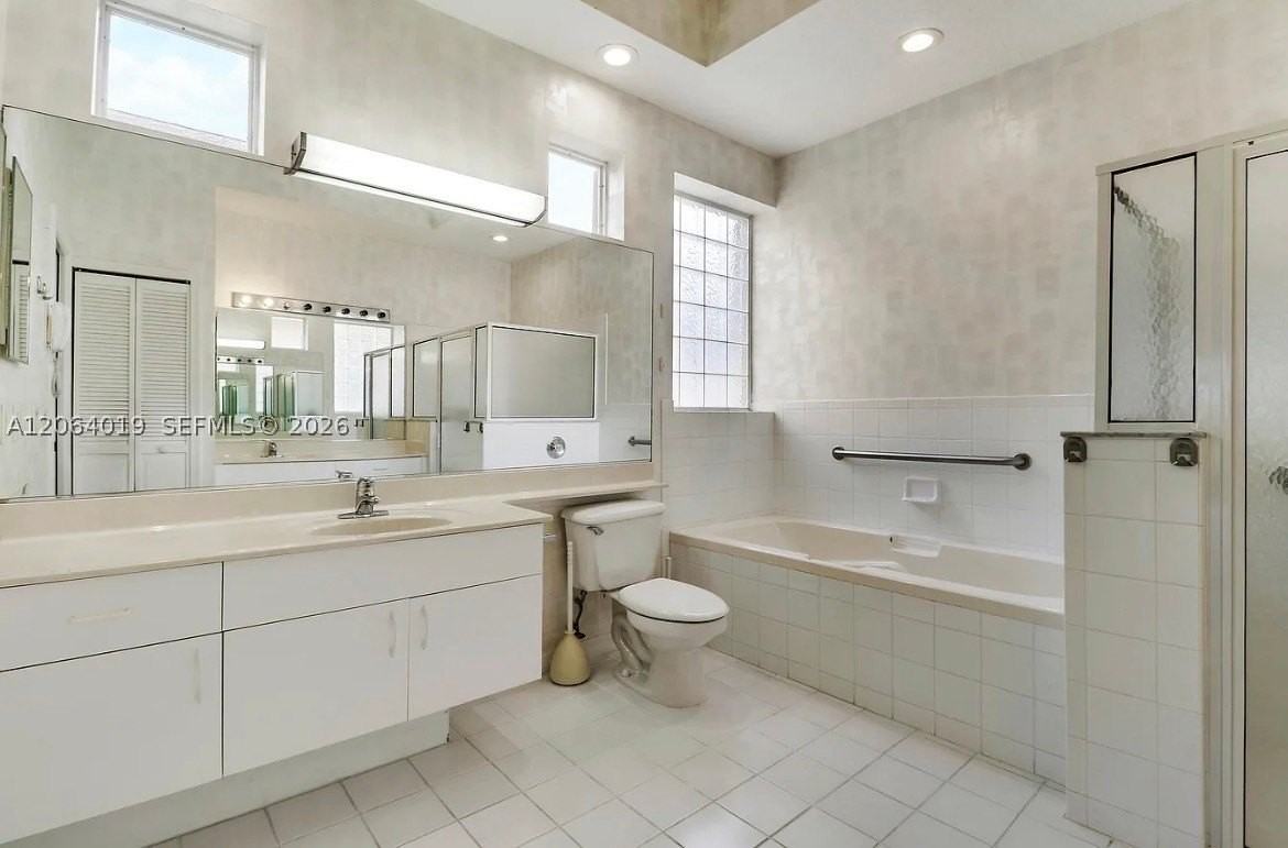 637 Nw Venetto Ct #0 - Photo 7 of 10