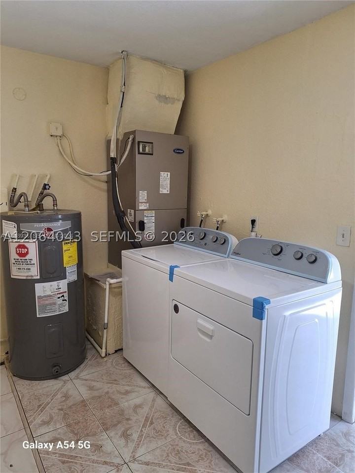 711 Sw 64th Pkwy #711 - Photo 7 of 10