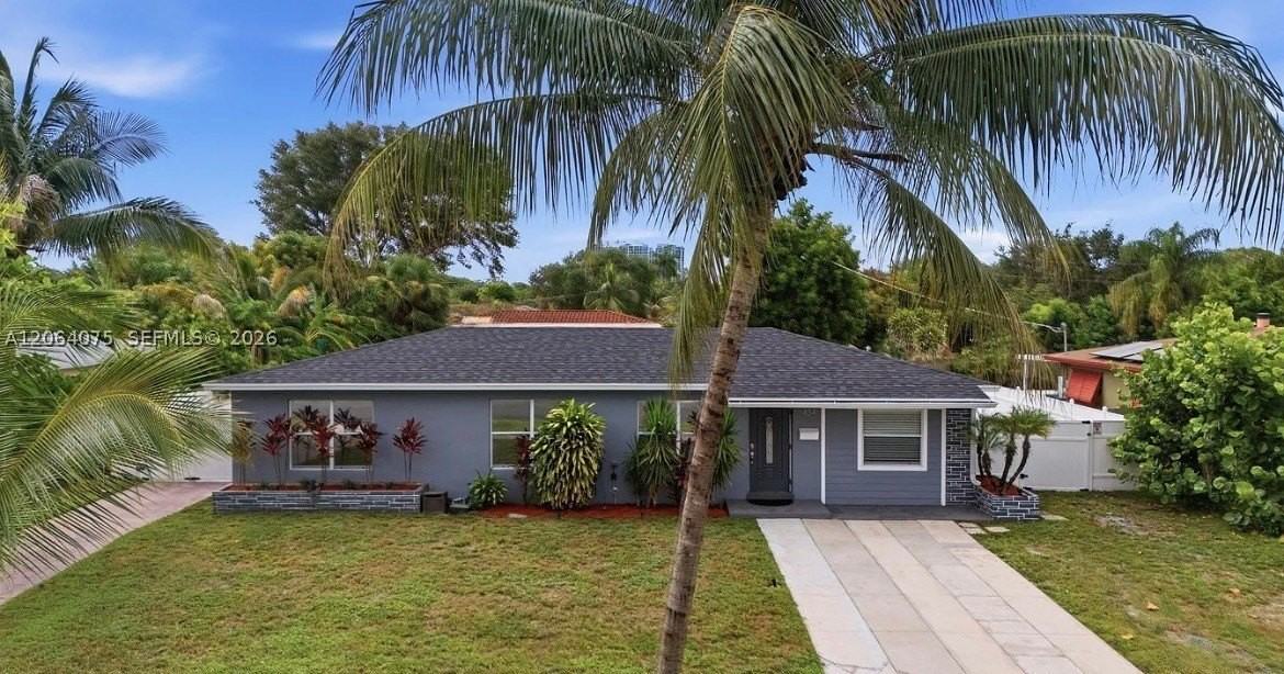 434 Australian Cir - Photo 2 of 10