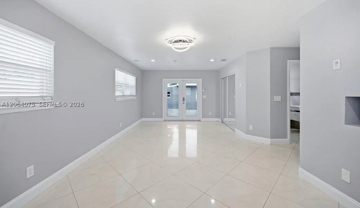434 Australian Cir - Photo 6 of 10