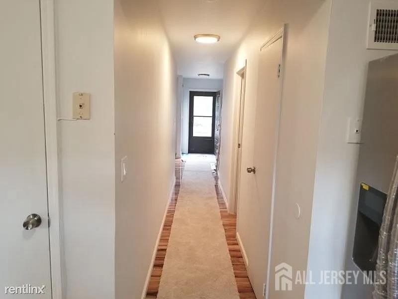 804 Maple Hill Dr - Photo 7 of 29