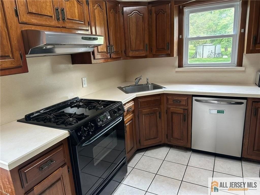351 Metlars Ln - Photo 2 of 10