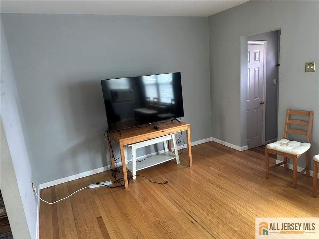 351 Metlars Ln - Photo 4 of 10