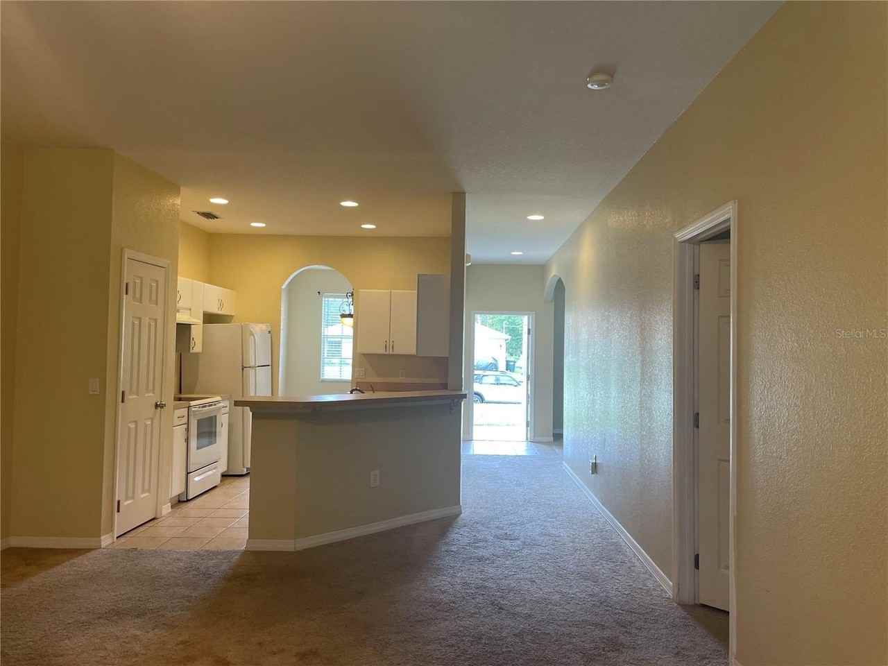 1818 Governor Ave - Photo 2 of 18