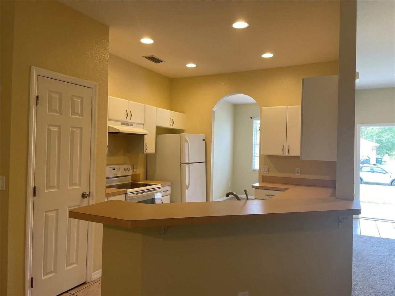 1818 Governor Ave - Photo 7 of 18