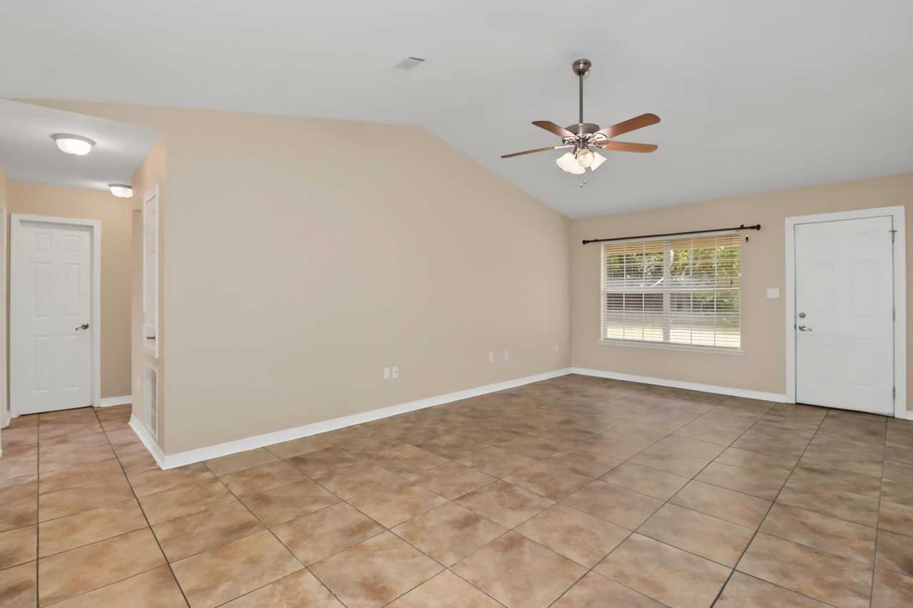 2 Fleetwood Dr #1 - Photo 2 of 15