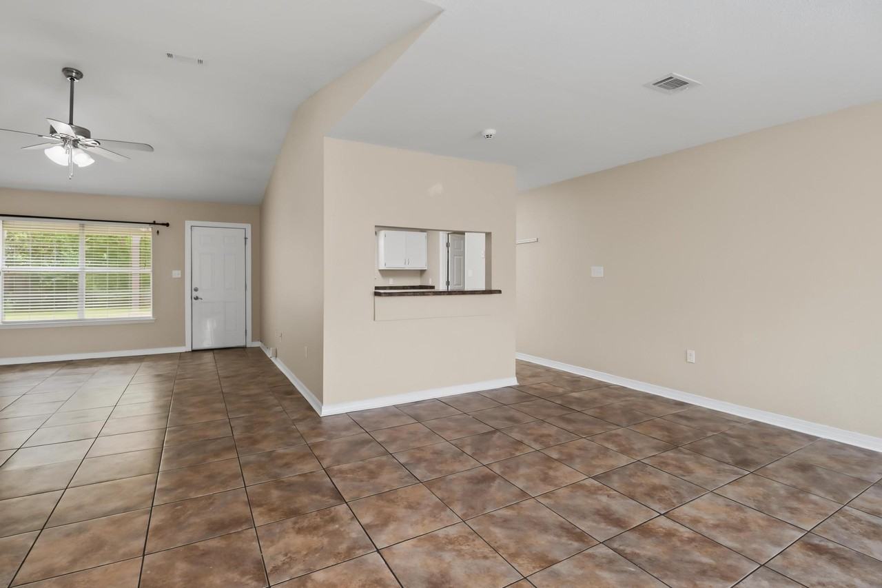 2 Fleetwood Dr #1 - Photo 4 of 15