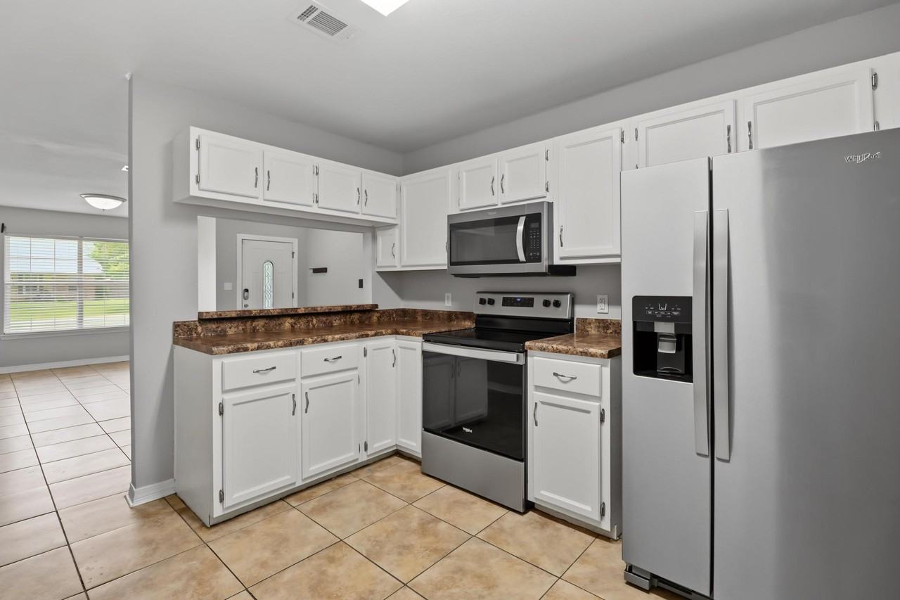 2 Fleetwood Dr #1 - Photo 7 of 15
