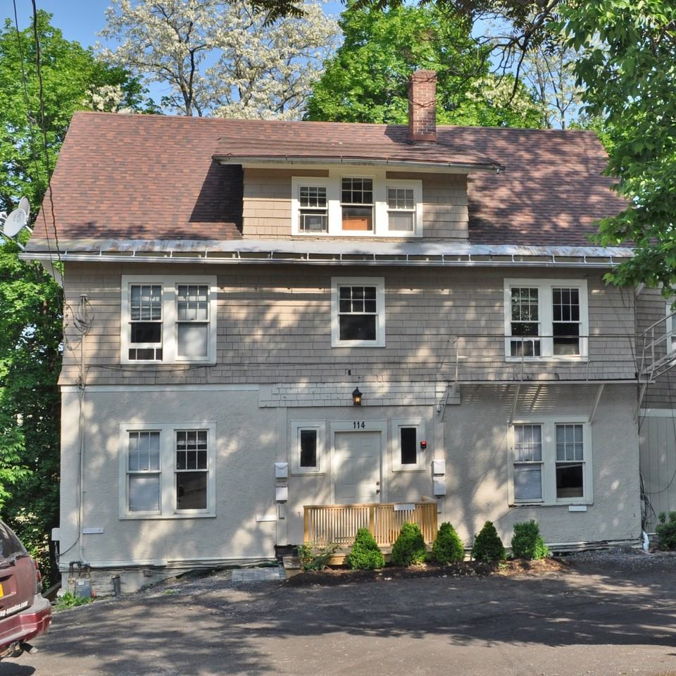 114 Highland Pl #2