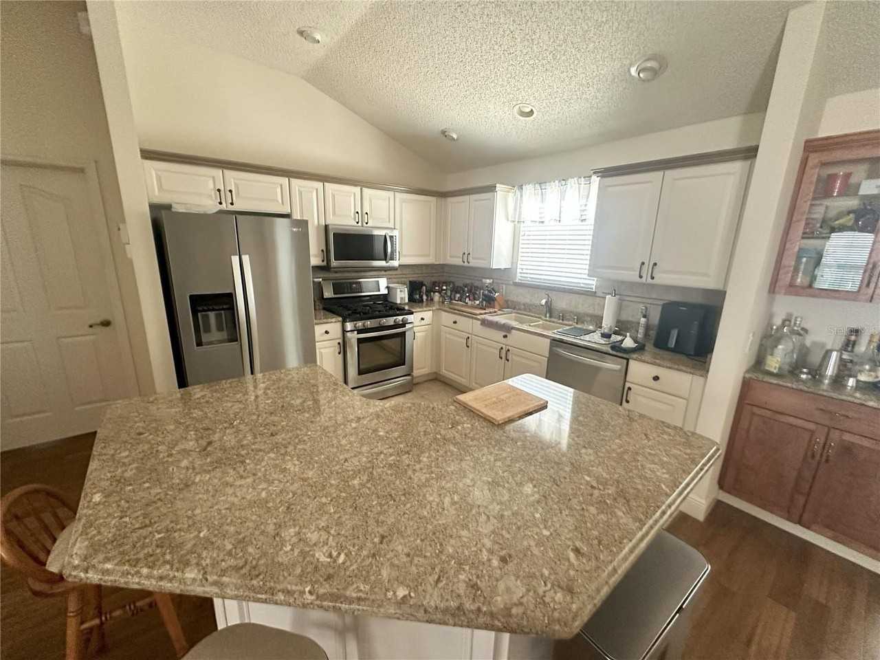 1515 Baylor Pl - Photo 5 of 23