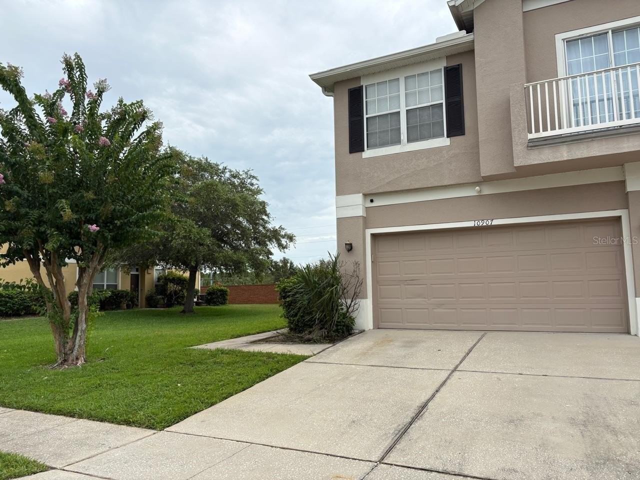10907 Derringer Dr - Photo 2 of 34
