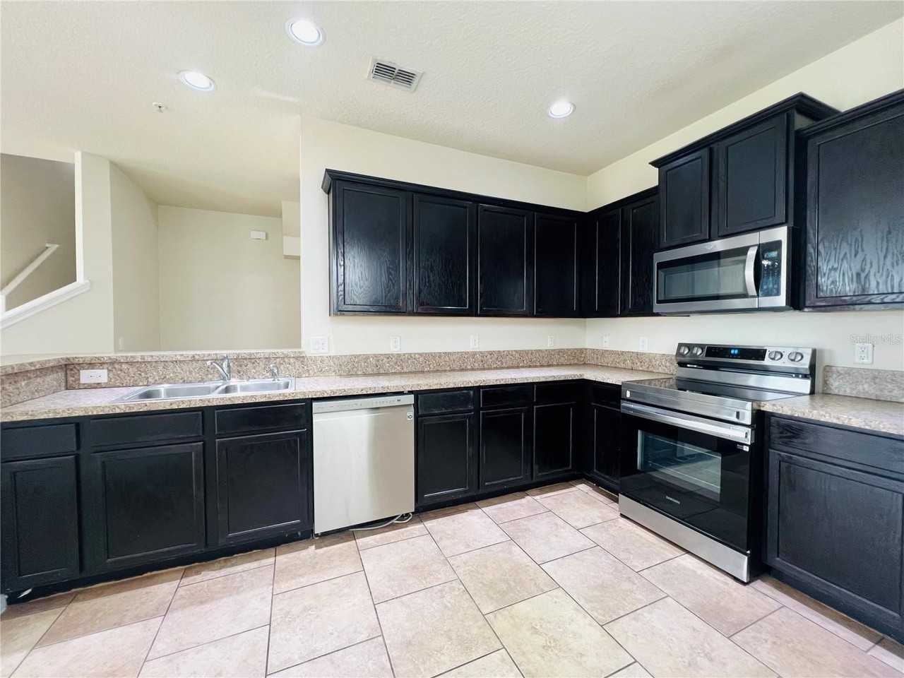 6570 S Goldenrod Rd #84B - Photo 7 of 40