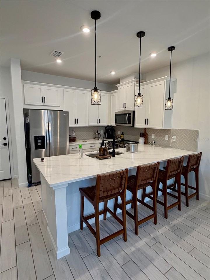 9855 Walkway Dr - Photo 2 of 26