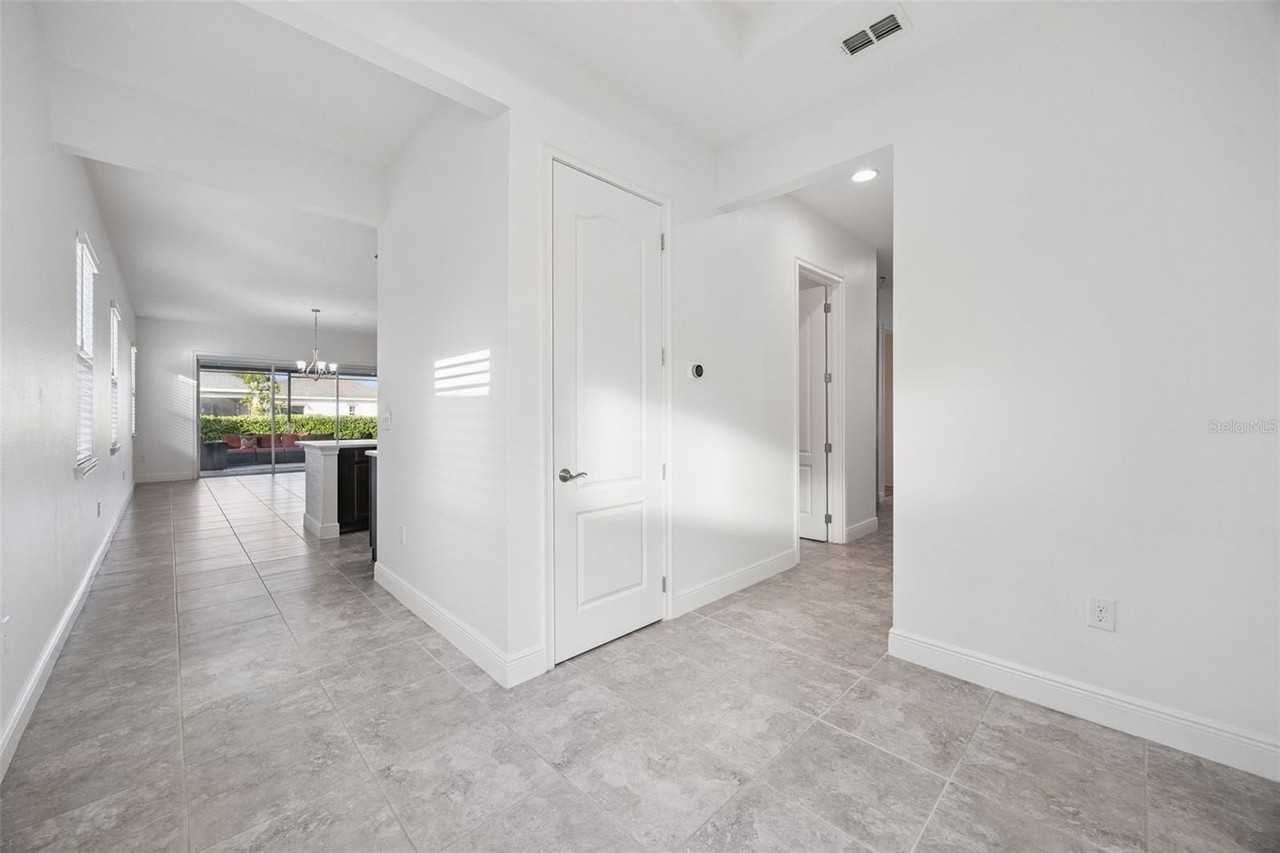 5013 E Fountainwood Dr - Photo 4 of 46