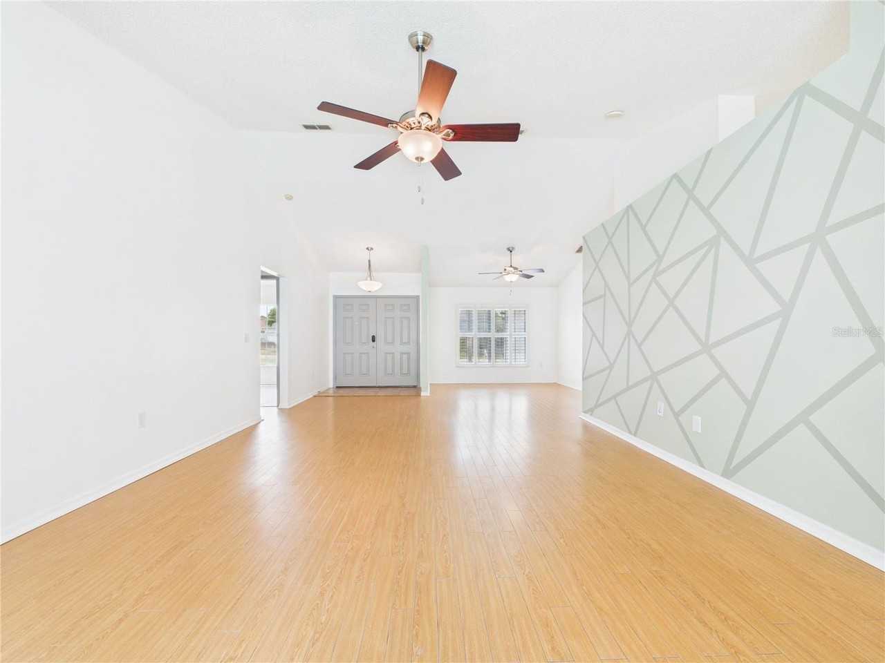 9434 Holnwon Ct - Photo 5 of 45