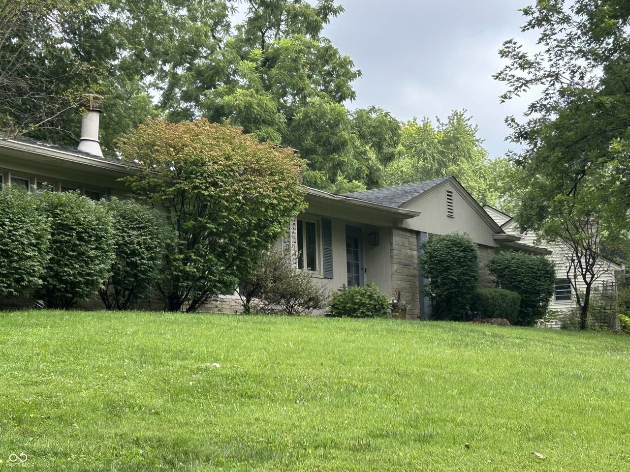 5648 Rolling Ridge Rd - Photo 3 of 21