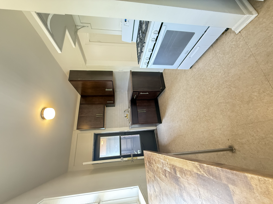 2136 N Spaulding Ave - Photo 3 of 10