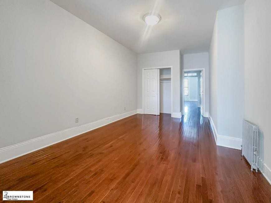 507 Henry St - Photo 4 of 5