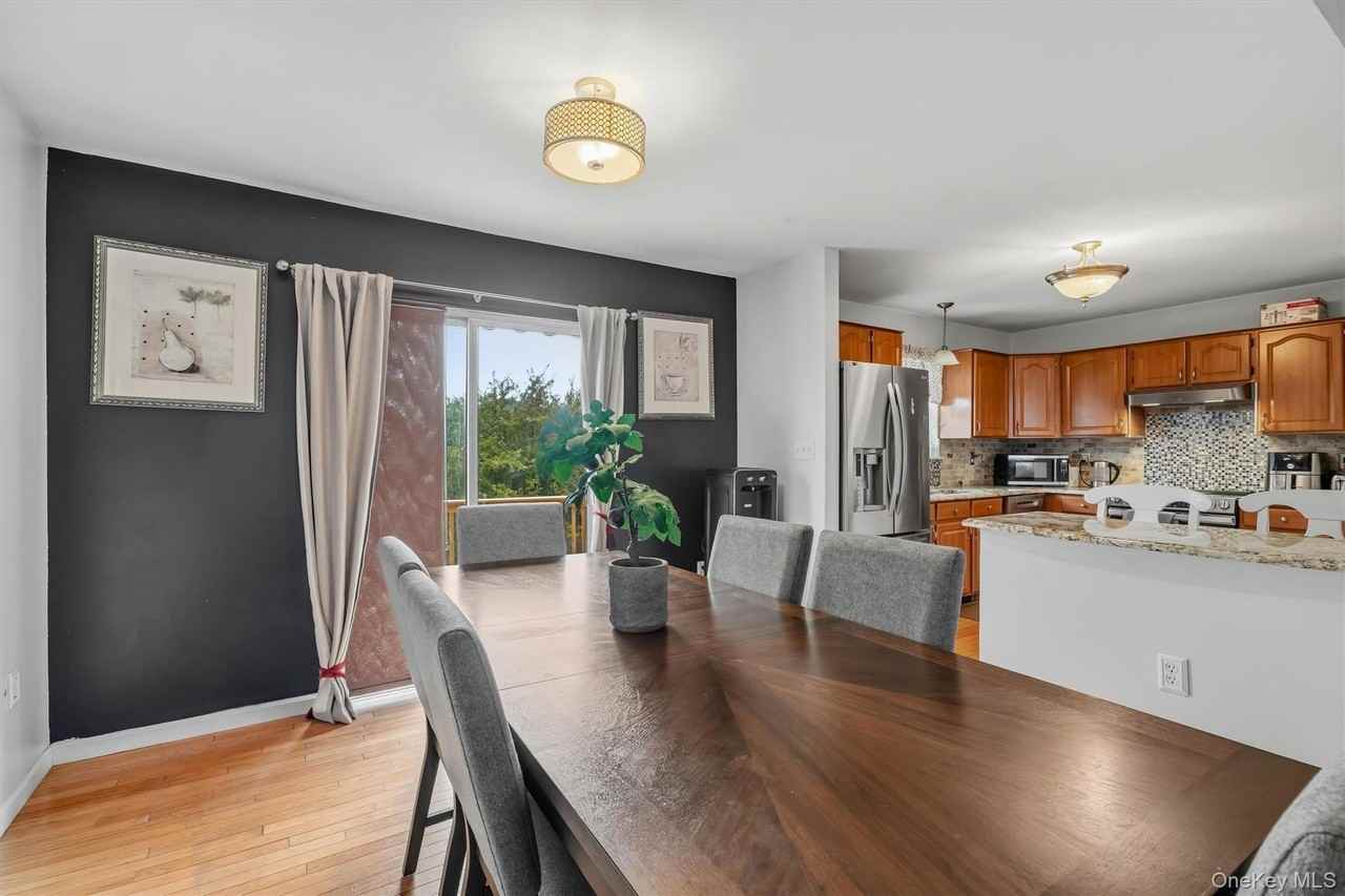 35 Helene Rd - Photo 5 of 24