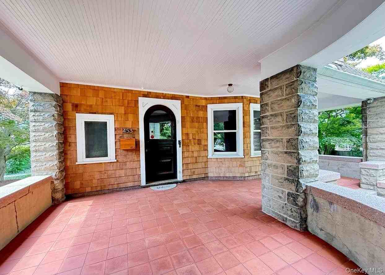 453 Palmer Ave - Photo 4 of 28